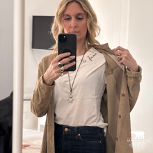 Carica l'immagine nel visualizzatore di Gallery, Maglietta HO FAME – Collo parlante, pancia pure