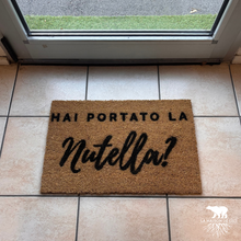 Carica l'immagine nel visualizzatore di Gallery, Zerbino - Hai portato la Nutella? – Il benvenuto più goloso di sempre!