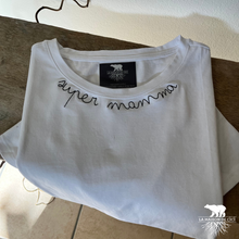 Carica l'immagine nel visualizzatore di Gallery, Super Mamma – T-shirt per donne straordinarie