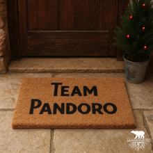 Carica l'immagine nel visualizzatore di Gallery, Zerbino - Team Pandoro – Entra solo chi sa scegliere bene!