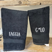 Carica l'immagine nel visualizzatore di Gallery, Set asciugamani “Faccia & C*lo” – Iconici, irriverenti, irresistibili