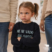 Carica l'immagine nel visualizzatore di Gallery, Felpa - Me ne vado dai nonni