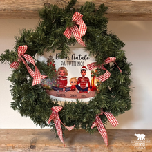 Carica l'immagine nel visualizzatore di Gallery, Ghirlanda Natalizia Personalizzata con Nomi della Famiglia – Un Benvenuto Speciale per le Feste