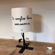 Carica l'immagine nel visualizzatore di Gallery, Lampada da comodino “Mamma ti voglio bene”