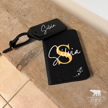 Carica l'immagine nel visualizzatore di Gallery, portapassaporto_custom_nero_1