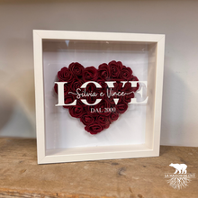 Carica l'immagine nel visualizzatore di Gallery, Shadow box LOVE – Un cuore, un nome, una storia d' amore!