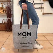 Carica l'immagine nel visualizzatore di Gallery, Tote Bag mamma con stile