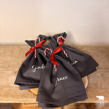 Carica l'immagine nel visualizzatore di Gallery, Tovaglioli in Cotone Stampati - Stile Unico per la Tavola Natalizia