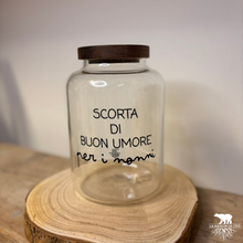 Carica l'immagine nel visualizzatore di Gallery, Vaso "Scorta di Buon Umore" – Il Regalo Perfetto per i Nonni
