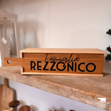 Carica l'immagine nel visualizzatore di Gallery, Surprise Box Porta Bottiglia con Tagliere
